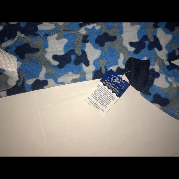 Flame resistant sleepwear - Picture 2 of 5